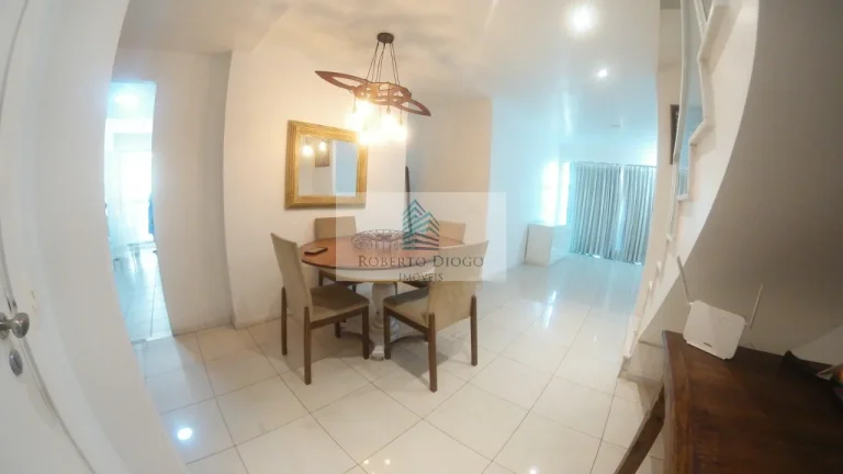Imagem Residência de luxo à venda na Barra da Tijuca, Rio de Janeiro: 3 quartos, 1suíte ,2 salas, 4 banheiros, 200m² de área.