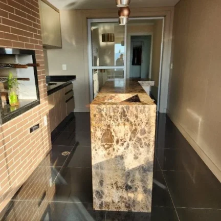Imagem Apartamento 200m², 3 dormitórios, sendo 3 suites, além de salas de estar, jantar e TV, ampla vara...