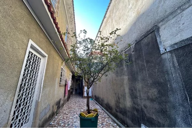 Imagem Casa á venda com 3 quartos com 99m² em Costa Barros.Rio de Janeiro.