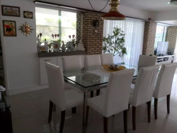 Imagem Casa à venda no bairro Suissa - Espaçosa com 5 quartos e 4 vagas de garagem!