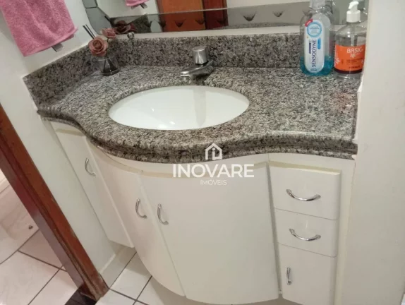 Imagem Casa com 3 dormitórios à venda, 240 m² por R$ 750.000,00 - Residencial Jardim Primavera - Itumbiara/GO