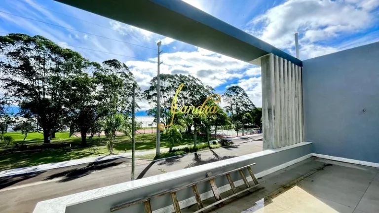 Imagem Sobrado beira de lago Velas da Marina