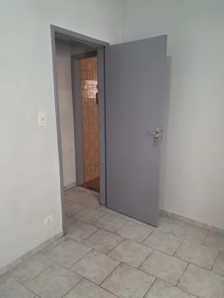 Imagem VENDO CASA COM DOIS QUARTOS E EDÍCULA NO BAIRRO JD. SANTA CRUZ!