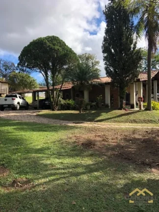 Imagem Chácara à Venda em Cabreúva-SP com 3 dormitórios, piscina e ampla área verde