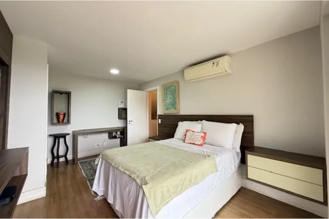 Imagem Casa 257m2 e 4 suítes a venda em Condomínio Fechado, lazer completo e segurança no Recreio dos Bandeirantes