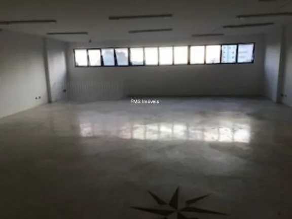 Imagem Aluguel de Loja Comercial de Alto Padrão em São Paulo-SP, Alto de Pinheiros: 2 salas, 2 banheiros, 12 vagas de garagem, 800m².