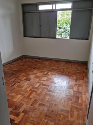 Imagem Casa no Cirurgia - Amplos Espaços e Localização Privilegiada!