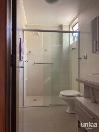 Imagem Apartamento de 3 dormitórios de frente com suíte e garagem