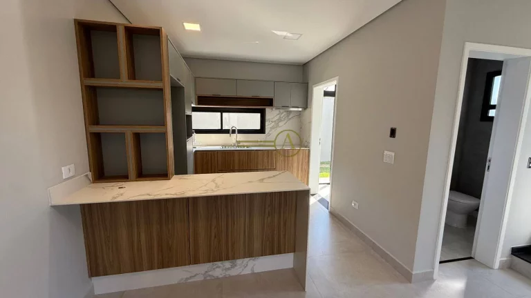Imagem Lindo sobrado à venda novíssima com planejado de esquina apenas 600m praia