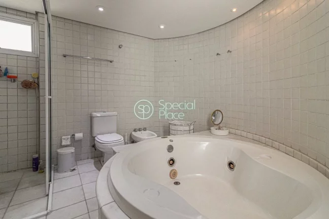 Imagem Magnífico projeto de Ruy Ohtake, um por andar, 210m². No Panamby com vista maravilhosa, espaçoso ...