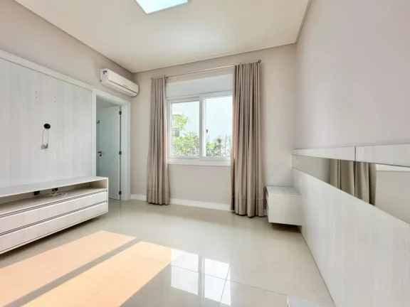 Imagem Casa em Condominio 4 Dormitórios - Bairro Zona Nova