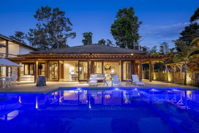 Casa de luxo à venda em Trancoso/BA com alta rentabilidade na locação — oportunidade exclusiva para investidores.