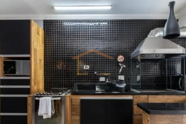 Imagem Sobrado de 260m² com 3 dormitórios, sendo 3 suítes, sendo uma master com closet, 5 banheiros, sal...
