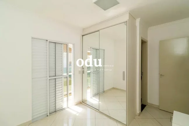 Imagem Um sobrado que une o conforto de uma casa com a praticidade e segurança de um condomínio. Com 100 ...