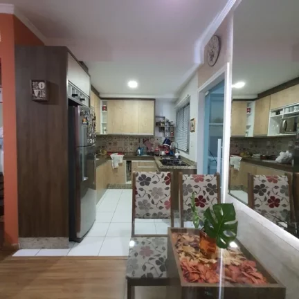 Imagem Sobrado com 2 dormitórios à venda, 63 m² por R$ 370.000,00 - Caxangá - Suzano/SP