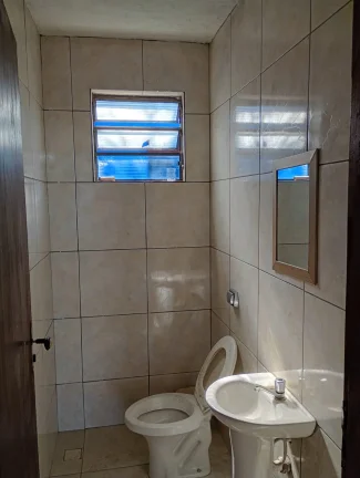 Imagem Galpão Comercial com 200 m2 na Avenida Doutor Américo Figueiredo!