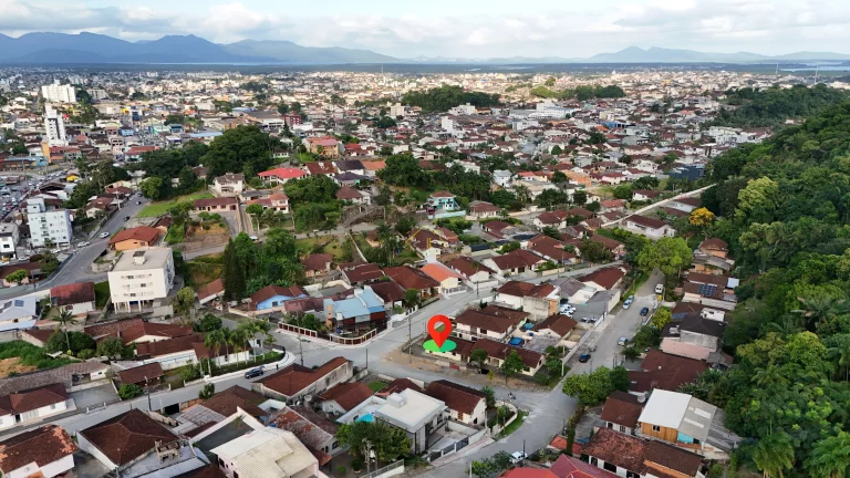 Imagem Terreno de esquina em rua sem saída próximo do Binário do Iririú!