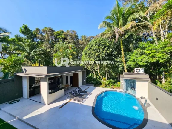 Imagem Residência de Alto Padrão com 379m2 Totalmente Mobiliada e Decorada