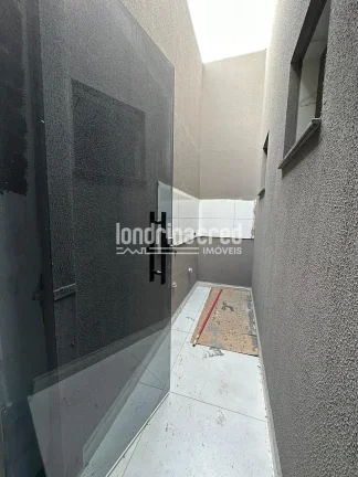 Imagem Casa à venda 2 Quartos, 2 Vagas, 185.3M², Leonor, Londrina - PR