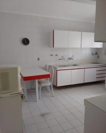 Imagem Apartamento à venda no Guarujá na Praia das Pitangueiras.