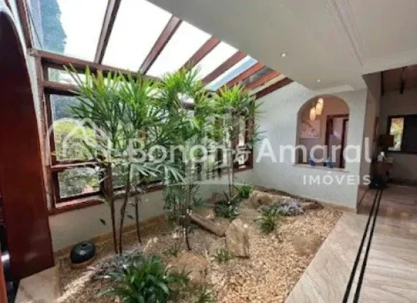 Imagem ...#34;Luxuosa Residência de 822m² com Suítes Master, Área de Lazer Completa e Acabamento de Alto Padrão...#34;