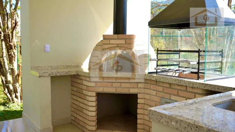 Imagem Casa com 3 quartos sendo um suíte, 3 vagas. Novidade na Granja Viana!