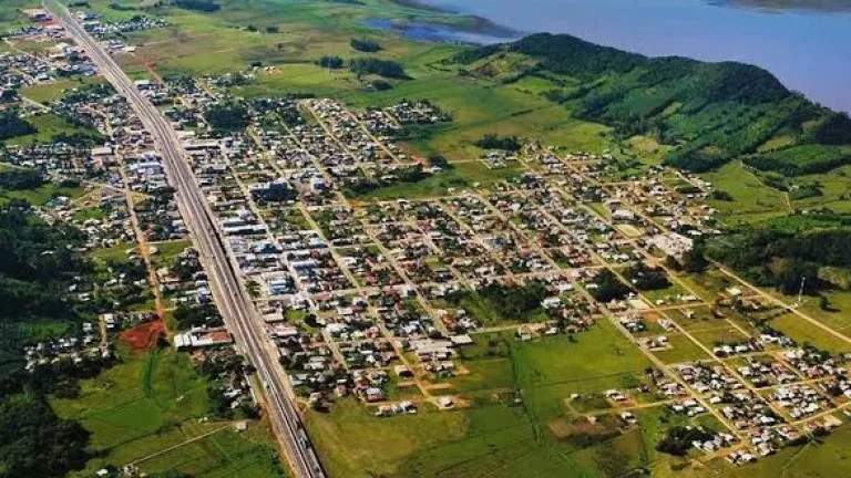 Terreno à venda em Três Cachoeiras, Nossa Senhora Aparecida, 300,85m²