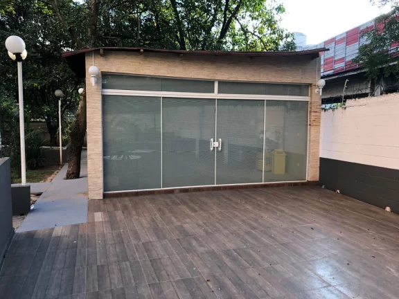 Imagem Ótima localização - Apartamento Andar Alto de 2 dormitórios e 1 vaga de garagem ao Lado da Estação Brás