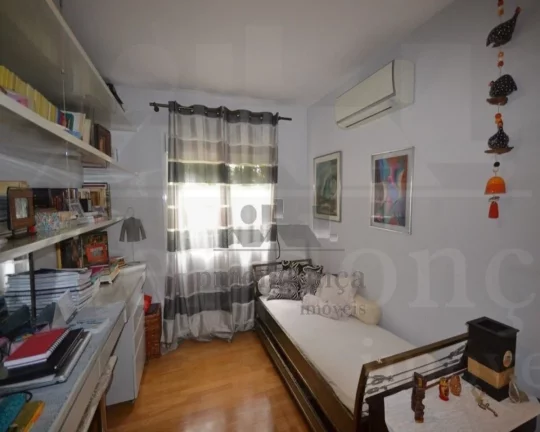 Imagem Living para 03 ambientes com terraÃ§o, lareira, lavabo, 04 dormitÃ³rios sendo 04 suites, piso com tÃ...