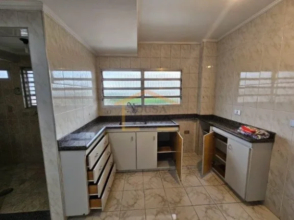 Imagem Apartamento 2 dormitórios, sala para 2 ambientes, dormitórios e cozinha com armários, área de se...
