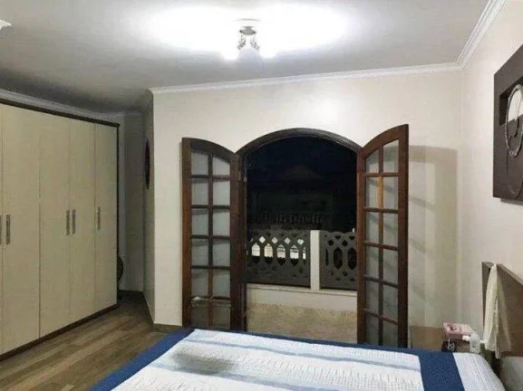 Imagem Sobrado com 3 dormitórios à venda, 250 m² por R$ 530.000,00 - Parque Gerassi - Santo André/SP