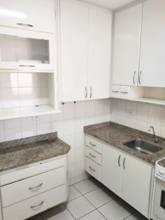 Imagem Apartamento reformado no Centro da cidade,com sala para 2 ambientes com sacada, 3 quartos com armár...