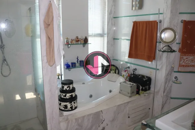 Imagem Descubra o conforto e a sofisticação neste incrível apartamento de 4 dormitórios à venda no Edi...