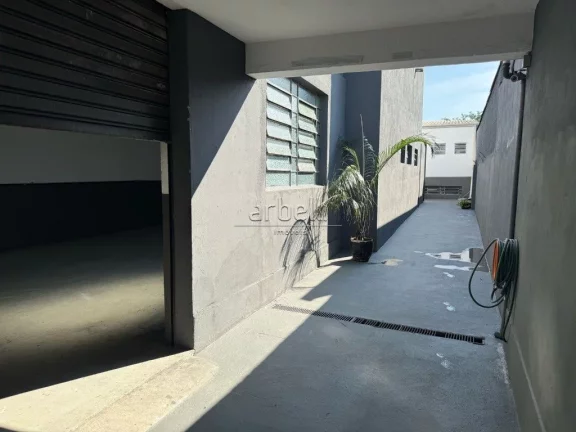 Imagem Galpão com área total de 310 M² e 170 M² de área construída, escritório, 4 banheiros e depós...