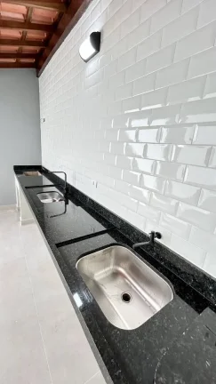 Imagem Sobrado de 155 m² 3 Dormitórios sendo 3 Suítes e 2 Vagas de Garagens