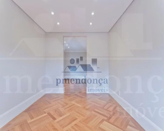 Imagem Apartamento Duplex reformado na rua Alagoas, 285 m2