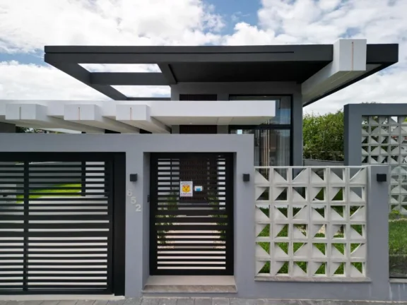 Imagem Casa 4 Dormitórios - Bairro Atlantida