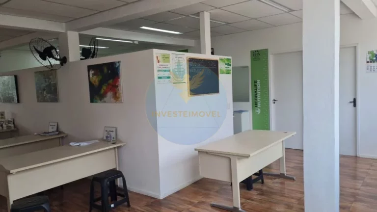 Imagem Prédio comercial à venda em Cotia com terrenos extras