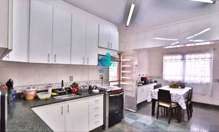 Imagem Grande Oportunidade na Mooca: Casa com 330m2 de Terreno e Estrutura para Residência ou Empresa