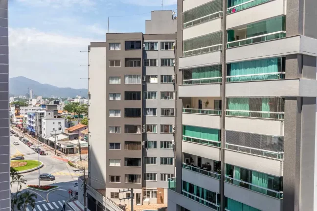 Imagem Apartamento com 4 dormitórios sendo 2 suítes e 2 vagas de garagem em Balneário Camboriú