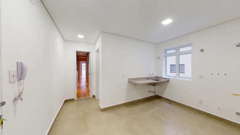 Imagem Apartamento 295M² Reformado, 3Q, 1 Suíte, 4 Banheiros, 1 Vaga, Varanda.