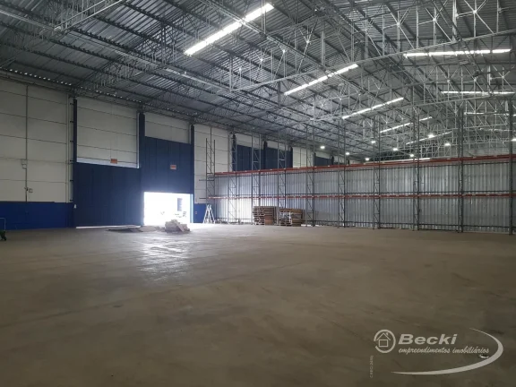 Imagem Galpão 1.500m² com Doca para Alugar em Joinville – Becki