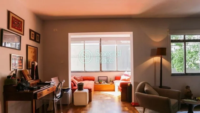 Imagem Apartamento com 162m², duas suítes, sendo uma máster com closet, hall, lavabo, sala de televisão...