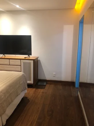 Imagem Apartamento 120M², 3Q, 1 Suíte com Hidro, 1 Suíte, Closet, Lavabo, Quintal Grande Coberto, Próximo Metrô.