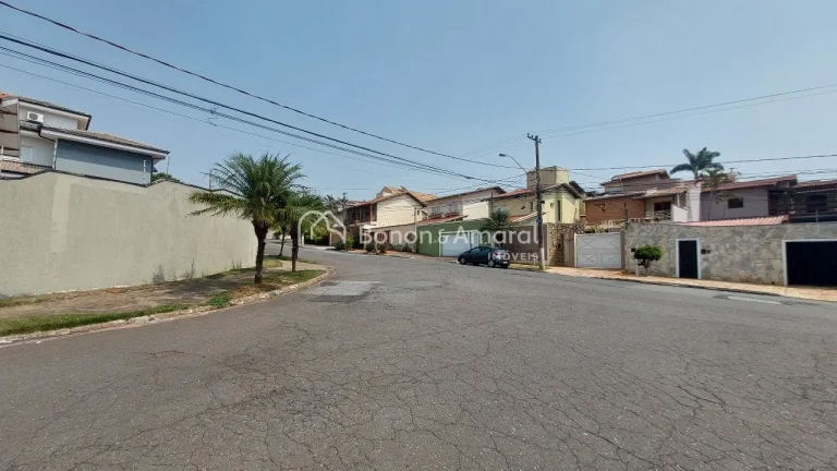 Imagem Terreno plano, em meio de quadra, com 350m2, sendo 14 metros de frente, no Parque Alto Taquaral, loc...