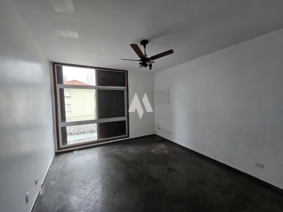 Imagem sobrado 4 dormitórios, 2 vagas, piscina, para locação