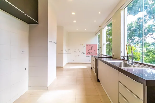 Imagem Casa Triplex com 436m² no melhor condomínio de Pendotiba.