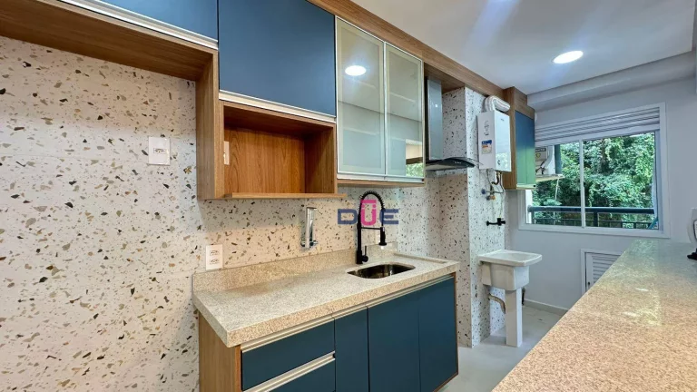Imagem Apartamento novinho lindamente decorado, no Marapé em Santos. 2 quartos sendo 1 asuite, varanda, lazer completo. 30 itens de lazer