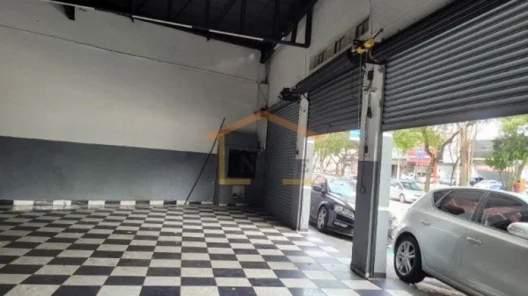 Imagem Imóvel em excelente ponto comercial, ideal para empresas que precisam de espaço amplo, bem localiz...