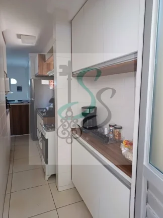 Imagem Venda de apartamento no Residencial Cosmos, Campinas. 2 dormitórios com armários, sala com varanda, cozinha com armários, lavanderia, banheiro, vaga